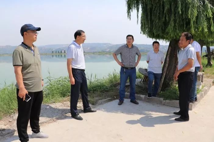 公司,領(lǐng)導(dǎo),到,第三,水廠,實地,察看,防汛,工作, . 公司領(lǐng)導(dǎo)到第三水廠實地察看防汛工作
